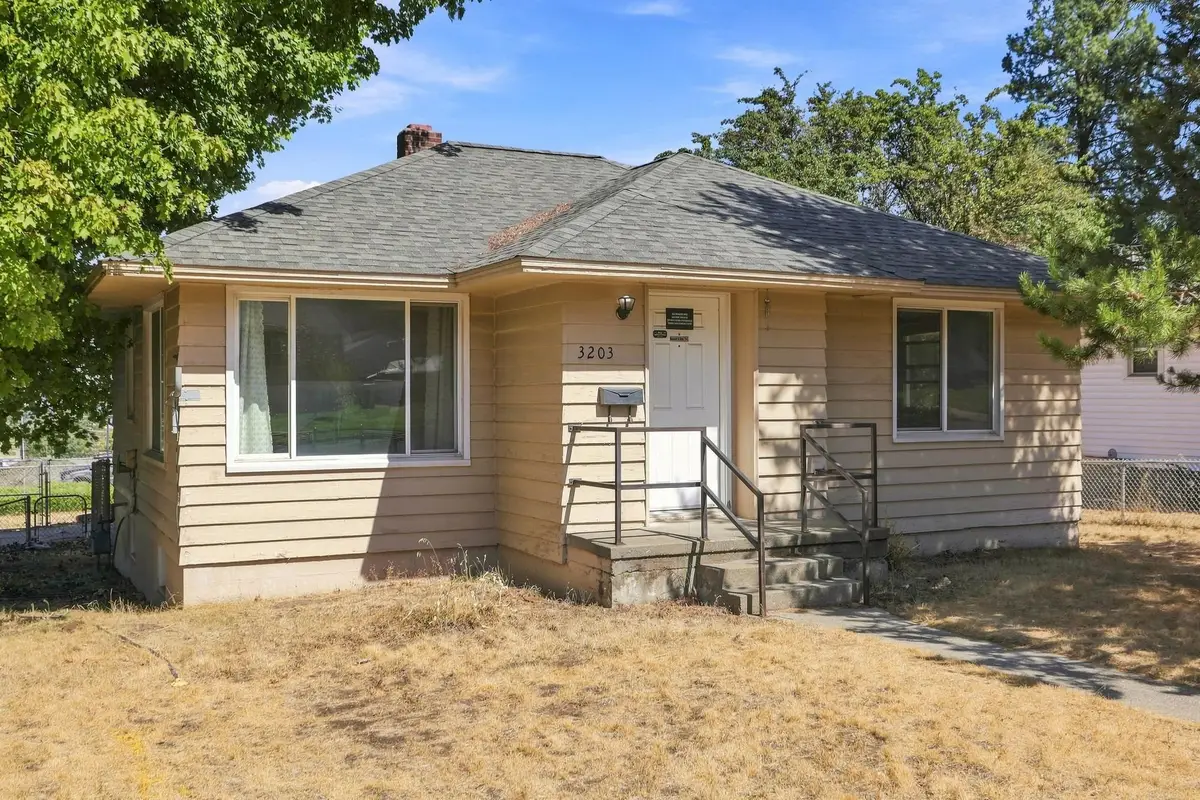 3203 E 19th Ave, Spokane, WA 99223 - #1