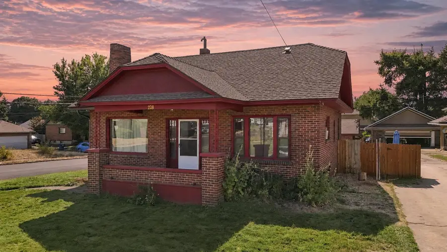 228 E Glass Ave, Spokane, WA 99207 - #2