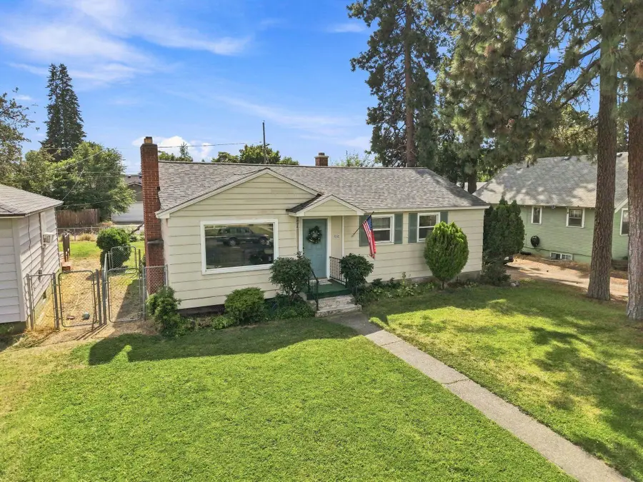 824 E Sanson Ave, Spokane, WA 99207 - #2