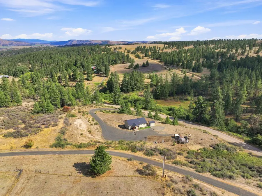 36701 Hart Rd N, Davenport, WA 99122 - #2