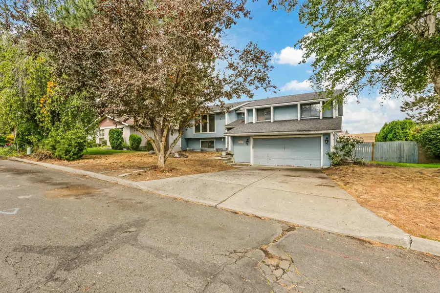 10806 N College Place Dr, Spokane, WA 99218 - #2