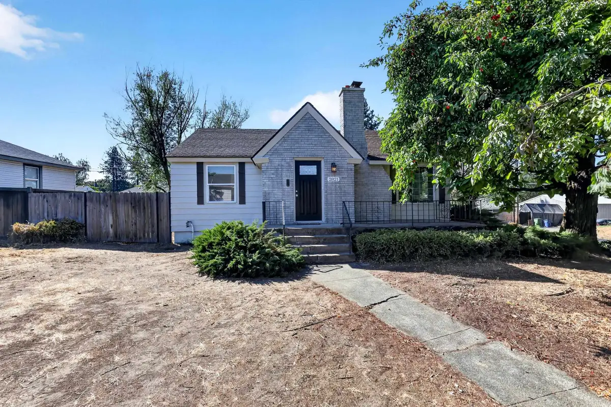 2821 W Longfellow Ave, Spokane, WA 99205 - #1