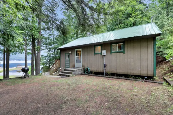 3970 Cedar Bay Rd, Loon Lake, WA 99148