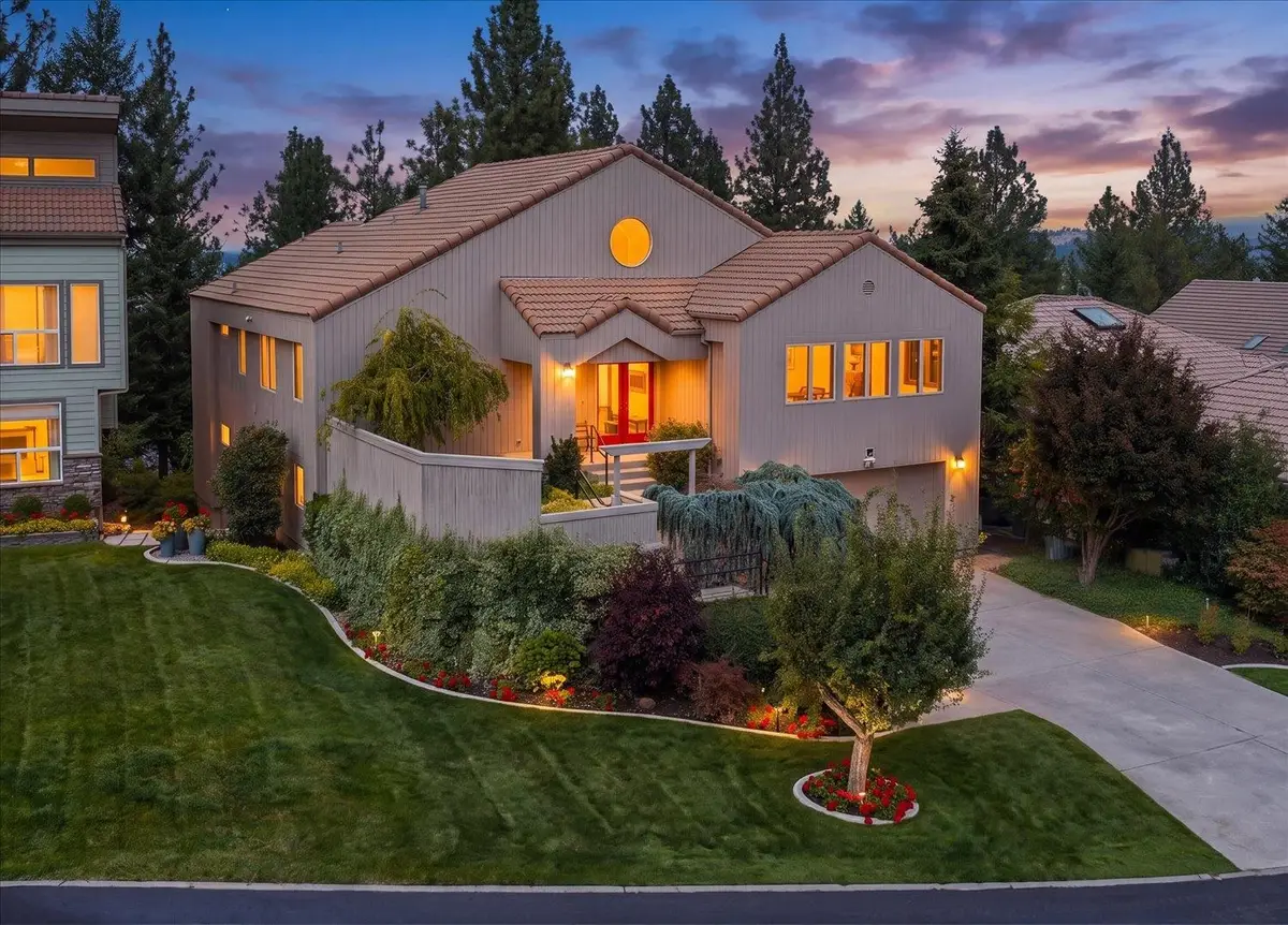 2039 S Parkwood Cir, Spokane, WA 99223 - #1