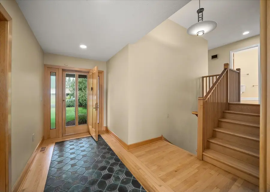 931 W Regent Ct, Spokane, WA 99203 - #3