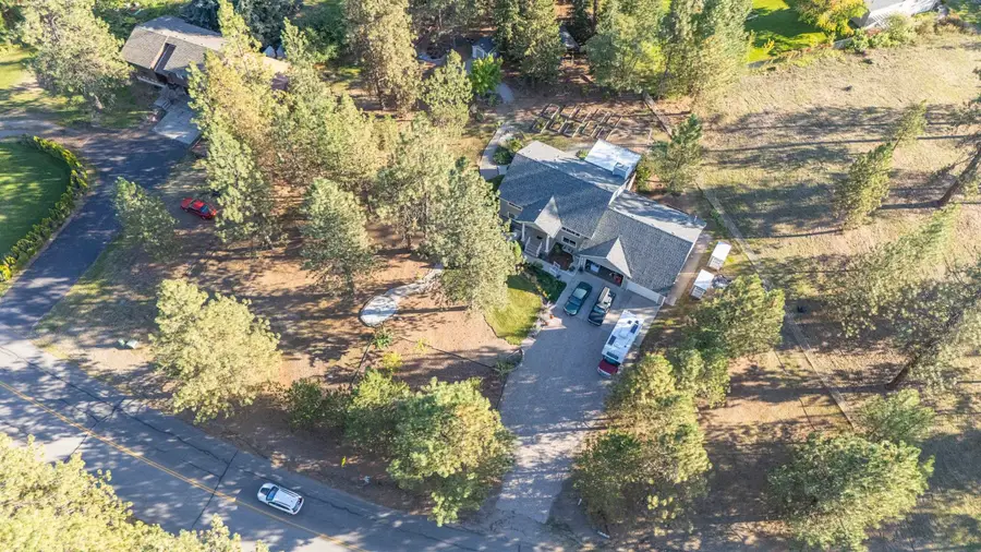 12829 W Suncrest Dr, Nine Mile Falls, WA 99026 - #3