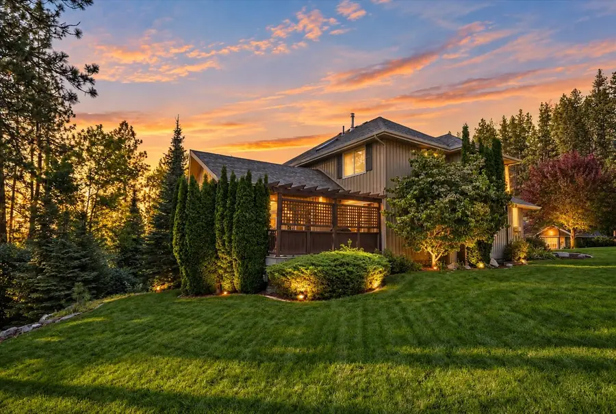1414 E Blackwood Ln, Spokane, WA 99223 - #2
