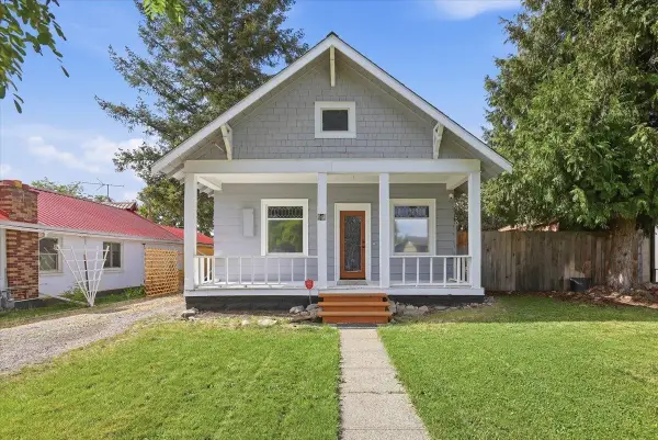 2923 N Smith St, Spokane, WA 99207