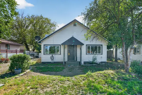 205 W Crawford St, Deer Park, WA 99006