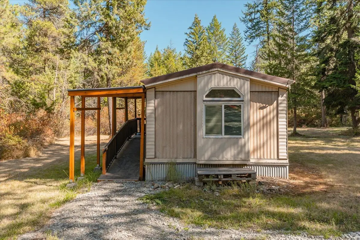 9608 E Ruff Ln, Chattaroy, WA 99003 - #1