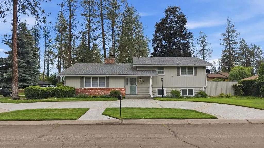 1005 W Bellwood Dr, Spokane, WA 99218 - #1