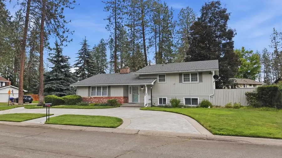 1005 W Bellwood Dr, Spokane, WA 99218 - #2