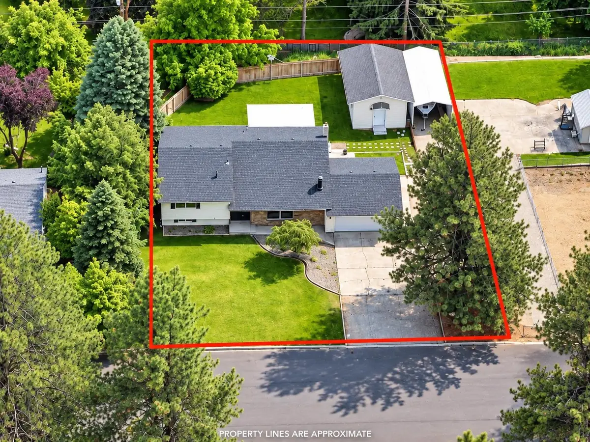 6404 E 17th Ave, Spokane Valley, WA 99212 - #1