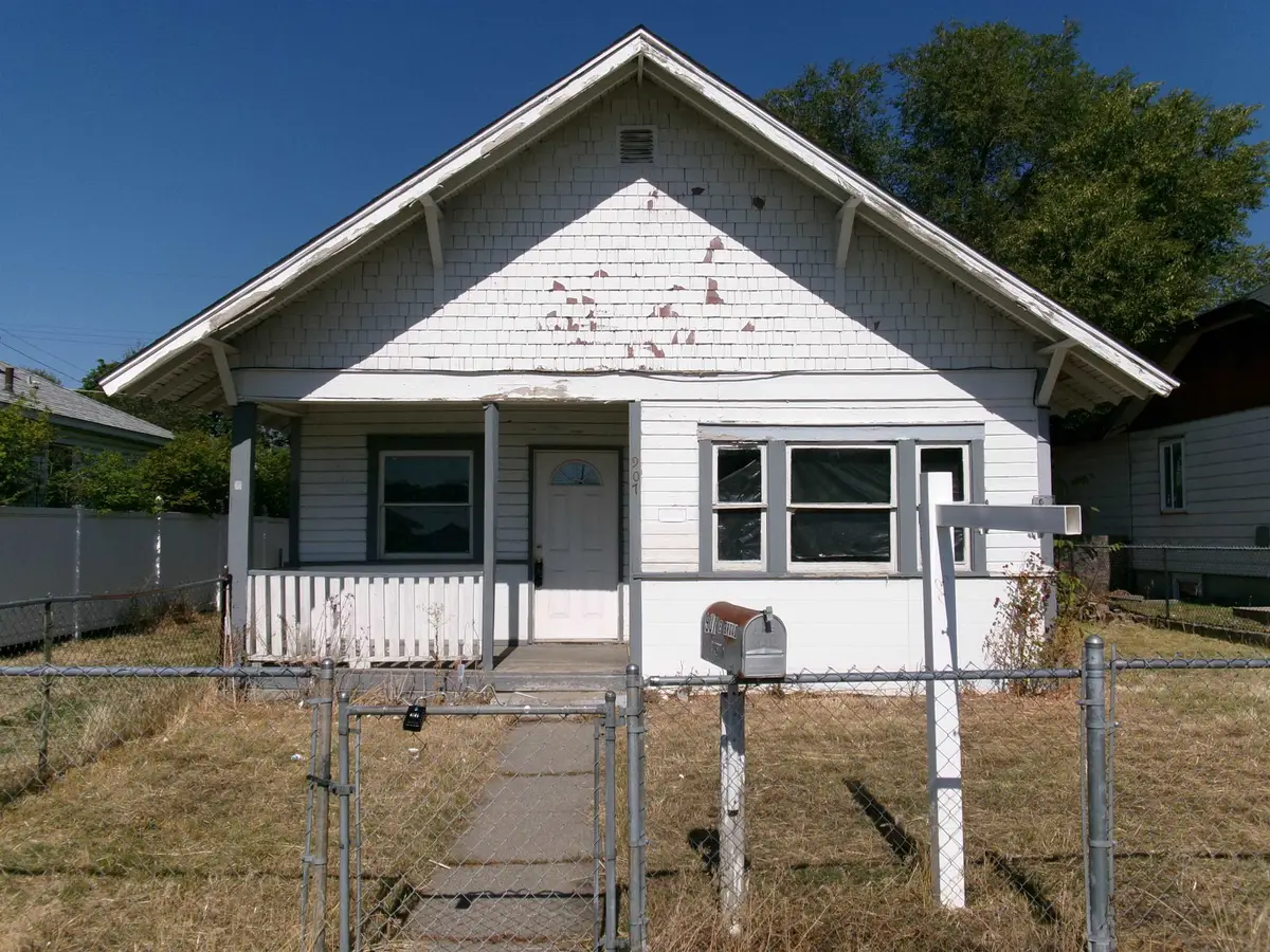 907 E Broad Ave, Spokane, WA 99207 - #1