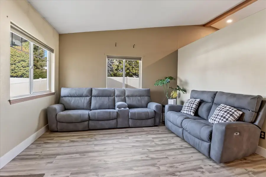 736 E Carrie Dr, Medical Lake, WA 99022 - #3