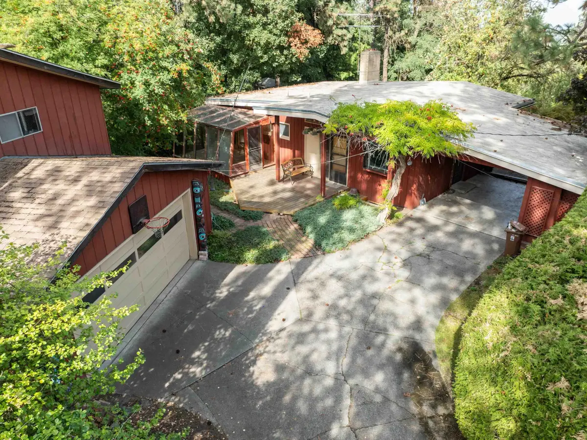 2903 E 13th Ave, Spokane, WA 99202 - #1