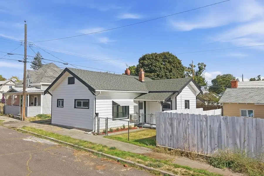 1712 N Walnut St, Spokane, WA 99205 - #2