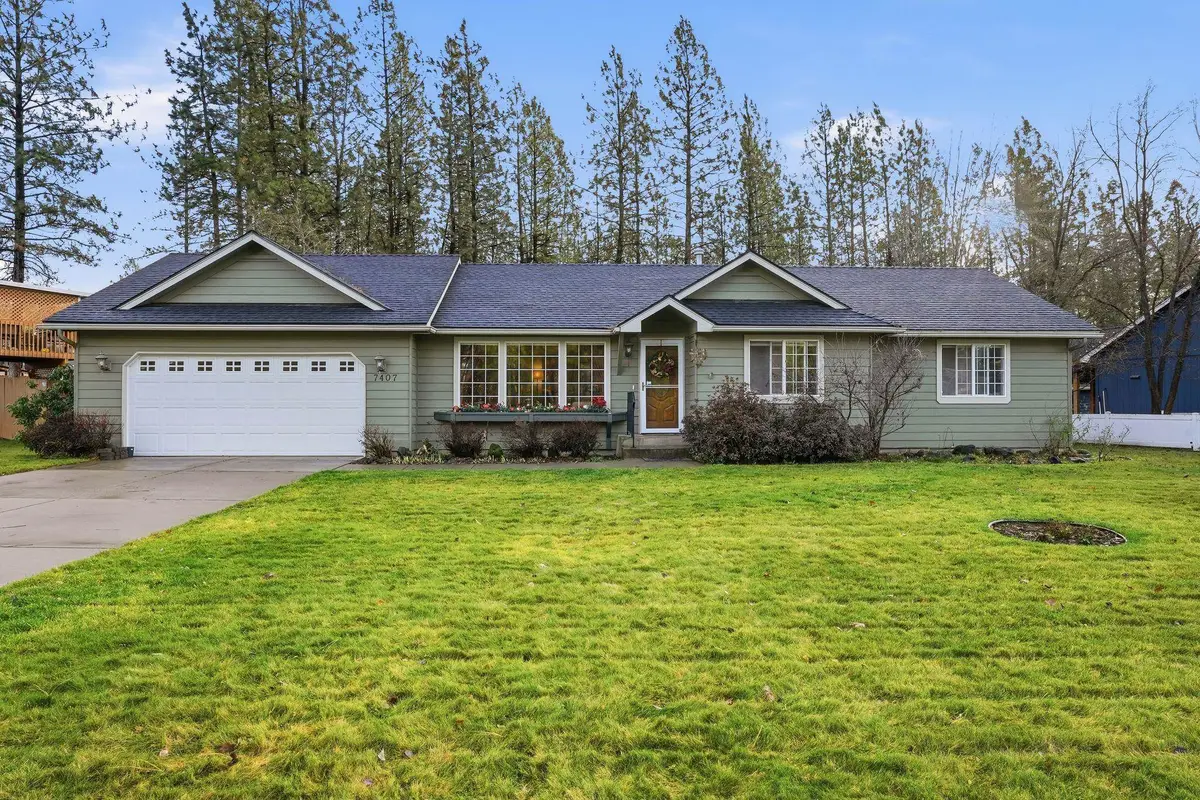 7407 W Ridgecrest Ave, Nine Mile Falls, WA 99026 - #1