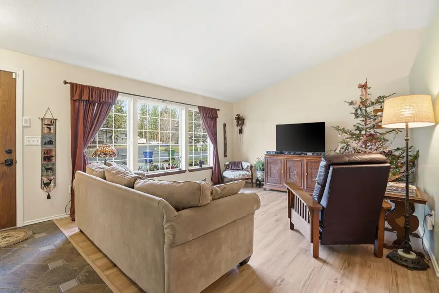 7407 W Ridgecrest Ave, Nine Mile Falls, WA 99026 - #3