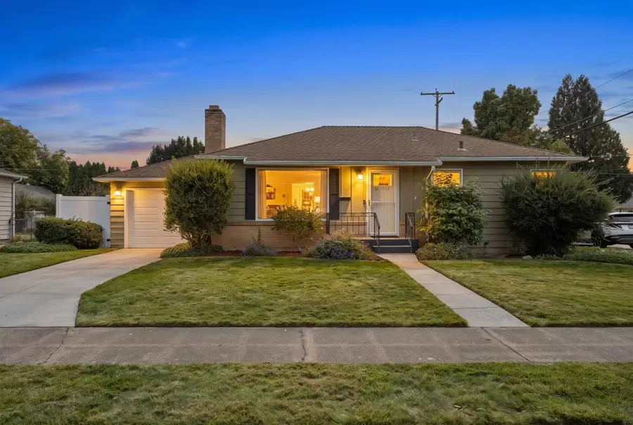 4823 W Hoffman Pl, Spokane, WA 99205 - #2