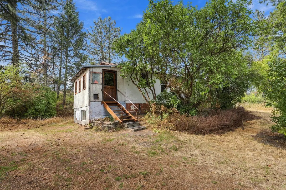 17717 W Burnett Rd, Nine Mile Falls, WA 99026 - #1