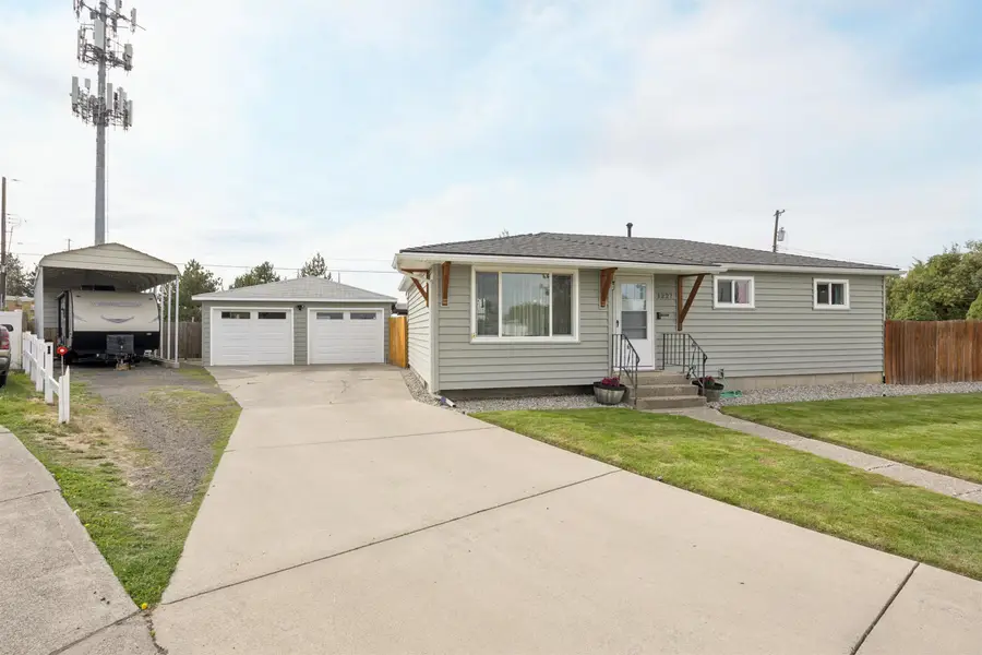 1227 W Rosewood Ct, Spokane, WA 99208 - #2