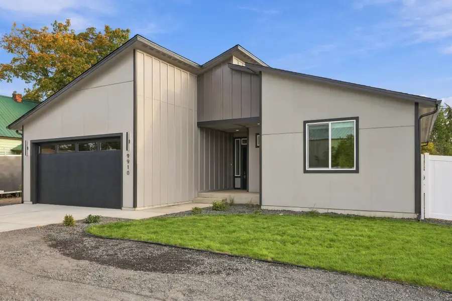 9910 E Springfield Ln, Spokane Valley, WA 99206 - #2