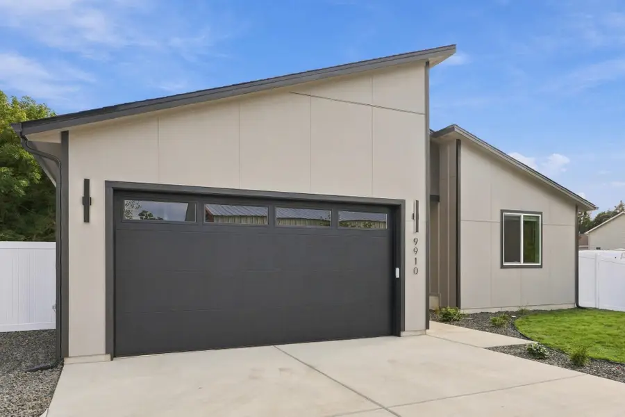 9910 E Springfield Ln, Spokane Valley, WA 99206 - #3