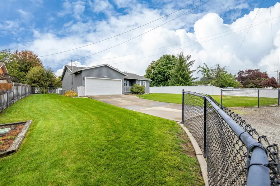 1113 S Adams Rd, Spokane Valley, WA 99037 - #3