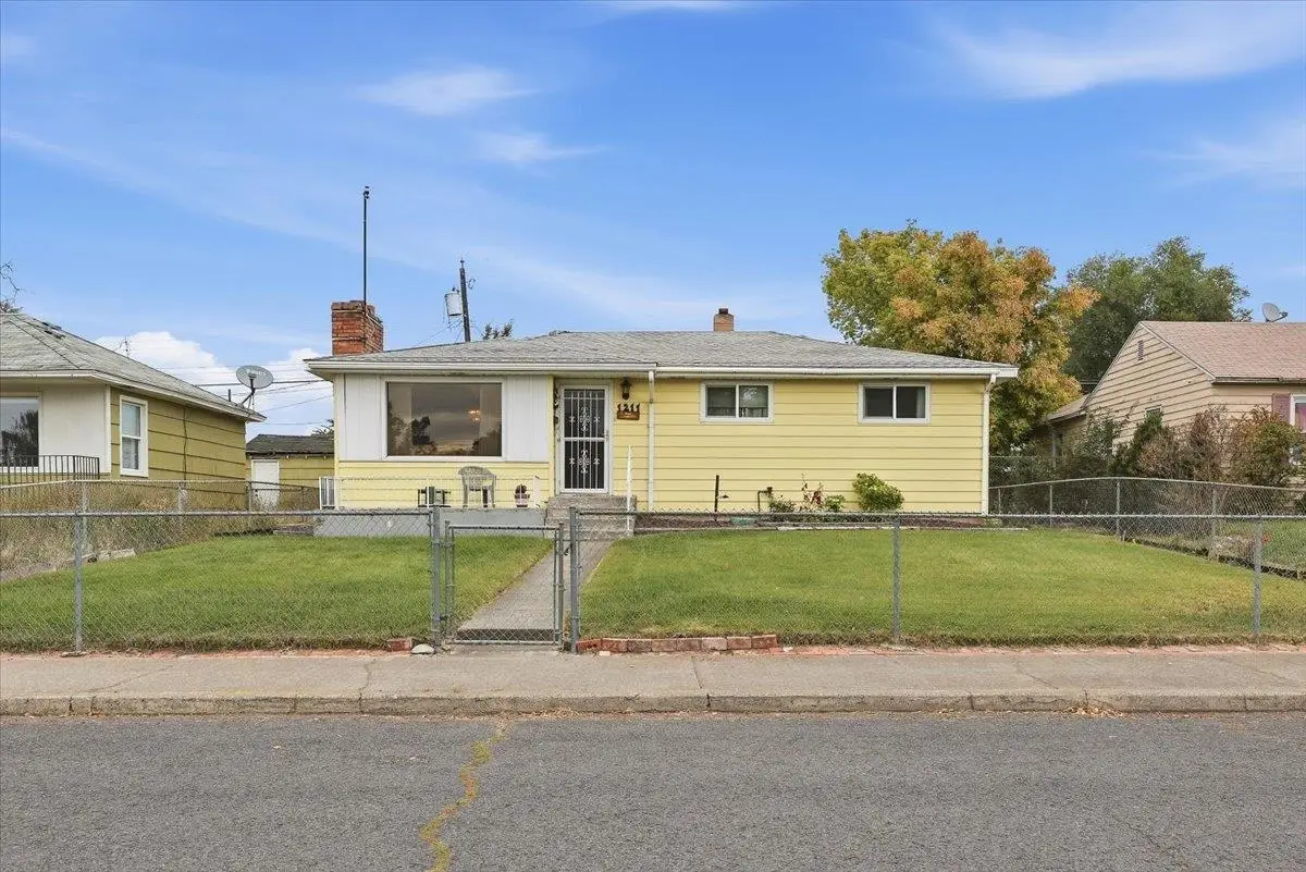 1211 E Garland Ave, Spokane, WA 99207 - #1