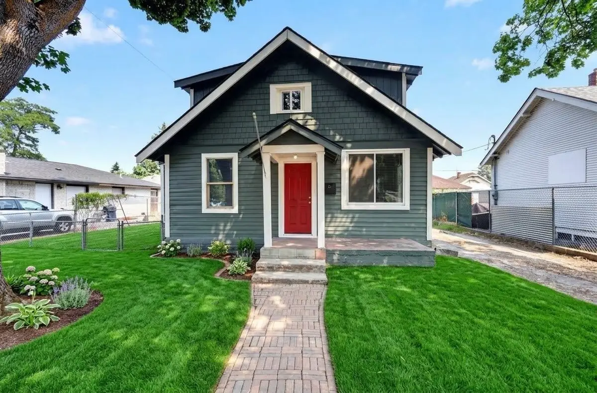 829 Crown Ave, Spokane, WA 99207 - #1