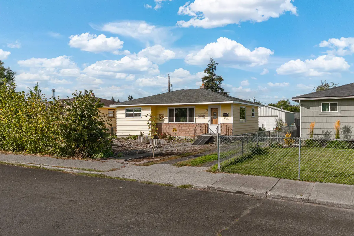 2813 N Stone St, Spokane, WA 99207 - #1