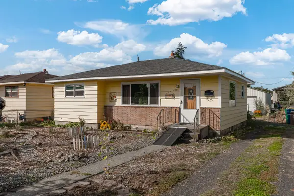 2813 N Stone St, Spokane, WA 99207