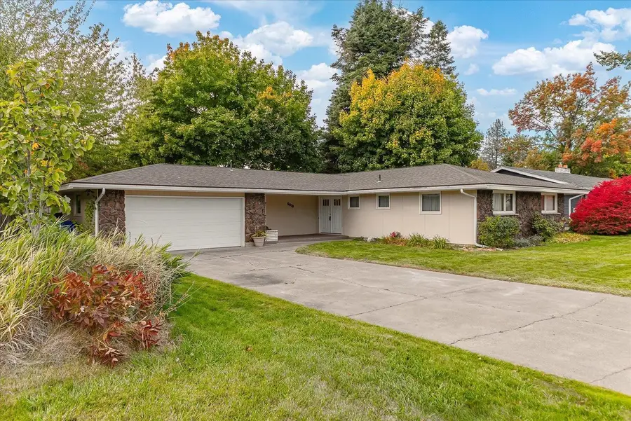 5910 S Crestline St, Spokane, WA 99223 - #3