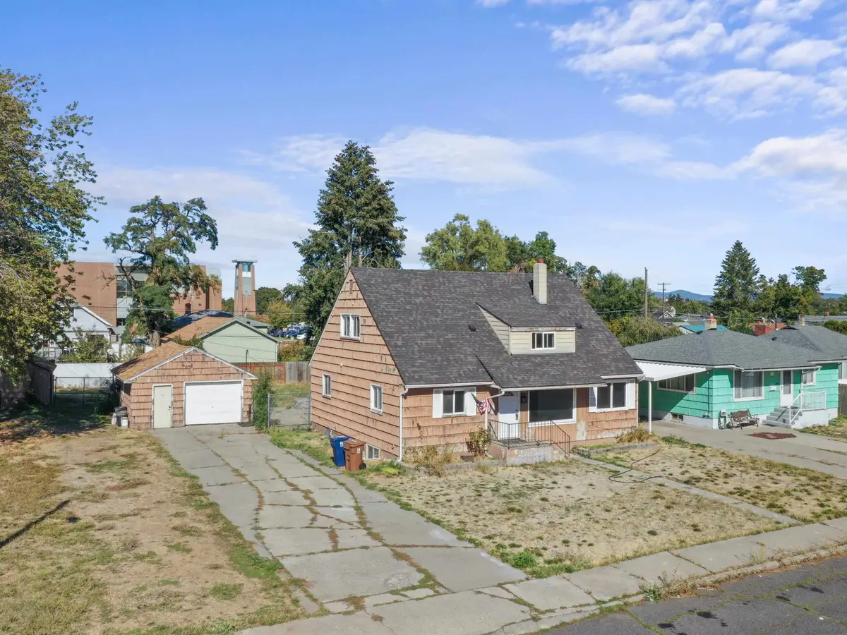 1637 E Longfellow Ave, Spokane, WA 99207 - #1