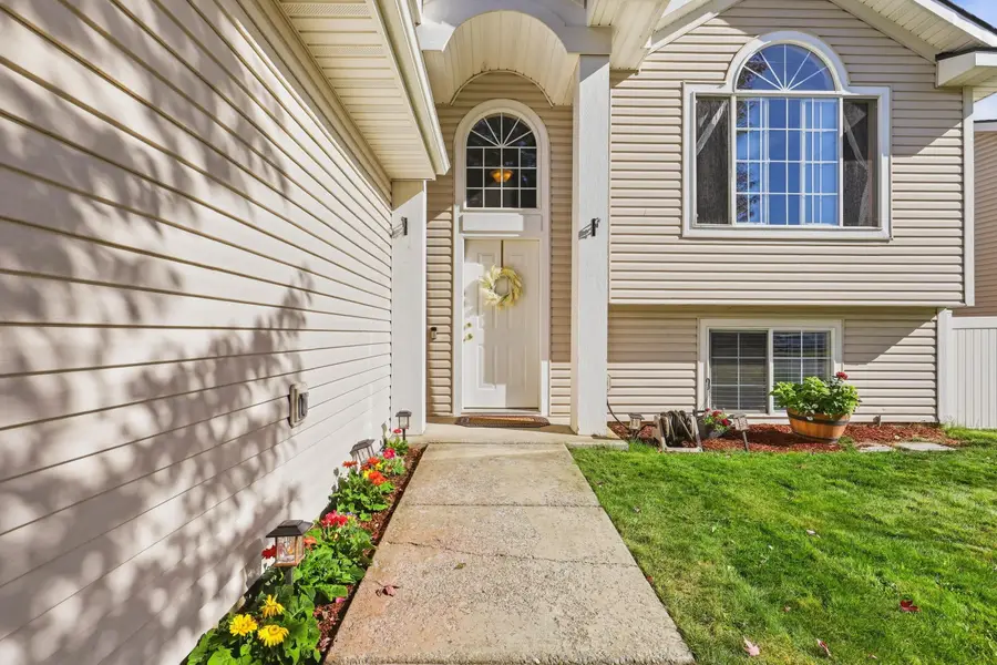 9008 N Oak St, Spokane, WA 99208 - #2