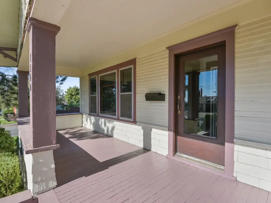 1140 W Glass Ave, Spokane, WA 99205 - #3