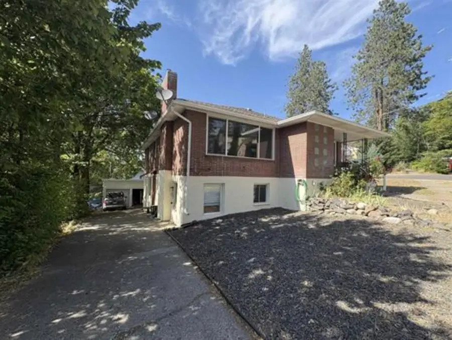 820 / 828 W 11th Ave, Spokane, WA 99204 - #2