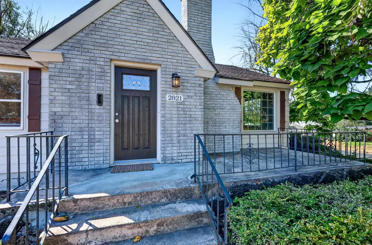 2821 W Longfellow Ave, Spokane, WA 99205 - #1