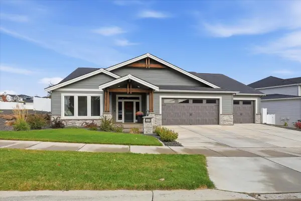 2640 S Summit Estates Dr, Greenacres, WA 99016