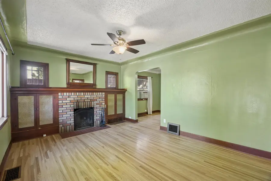 1117 W Carlisle Ave, Spokane, WA 99205 - #3