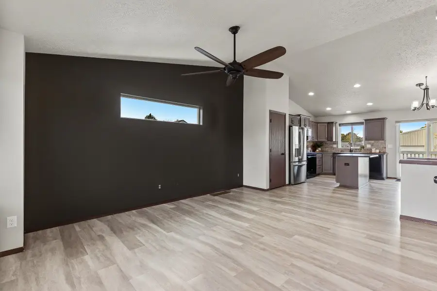 521 N Calvin Ln, Spokane Valley, WA 99216 - #3