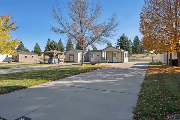 1205 N Country Club Dr, Deer Park, WA 99006
