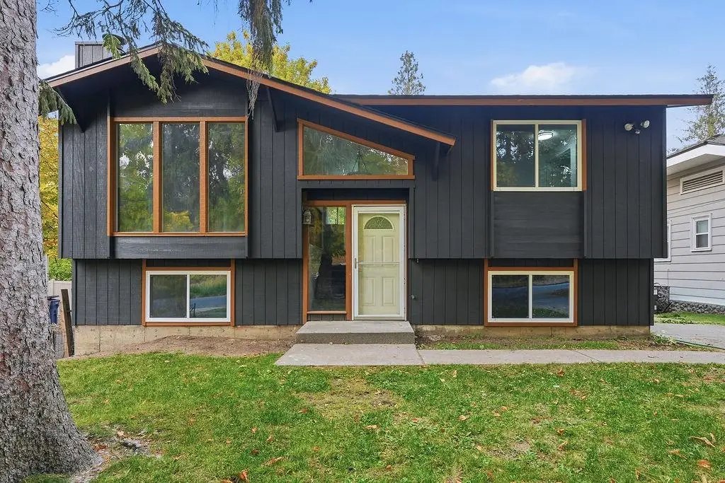 322 W 20th Ave, Spokane, WA 99203 - #1