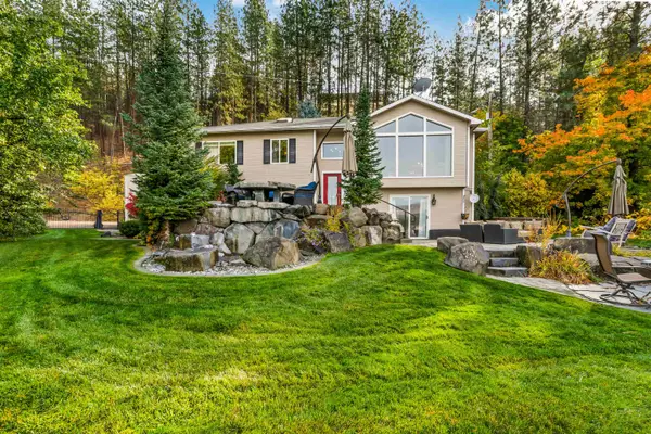 6627C Thomas Ln, Nine Mile Falls, WA 99026