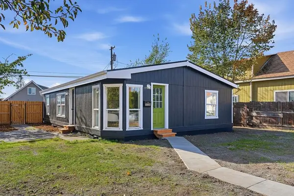 718 E E Bridgeport Ave, Spokane, WA 99207
