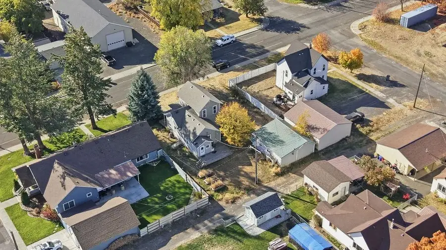 810 Adams St, Davenport, WA 99122 - #3