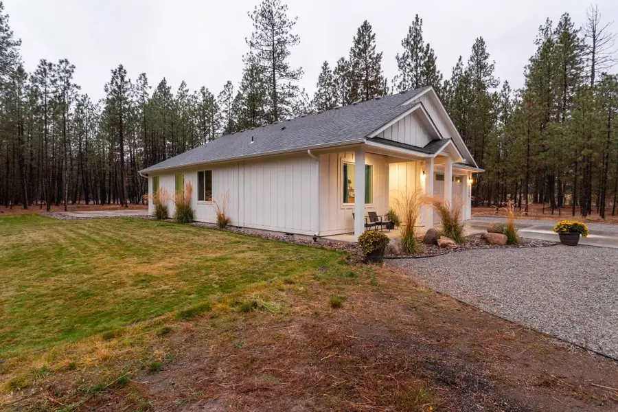 4320 E Big Meadows Rd, Chattaroy, WA 99003 - #3