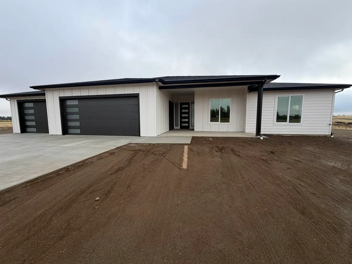 301 S Dover Rd, Medical Lake, WA 99022 - #1