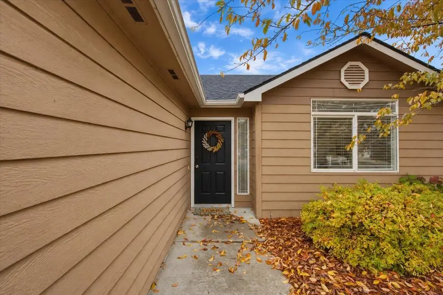 1620 N Rio Grande Ln, Greenacres, WA 99016 - #2